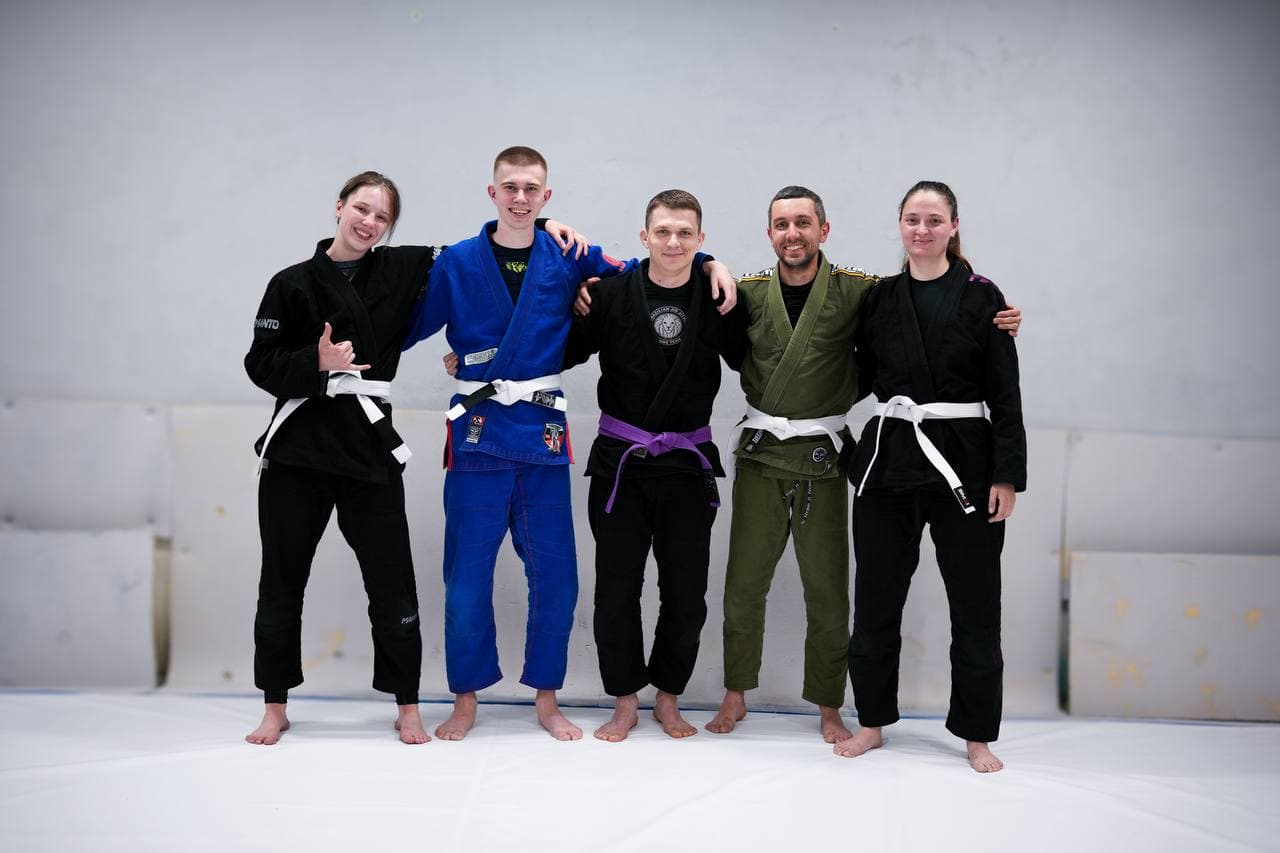 Спортсмени Lions Team